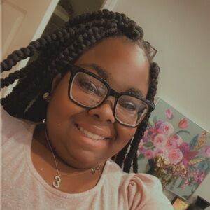 Meet your Posher, Naomi